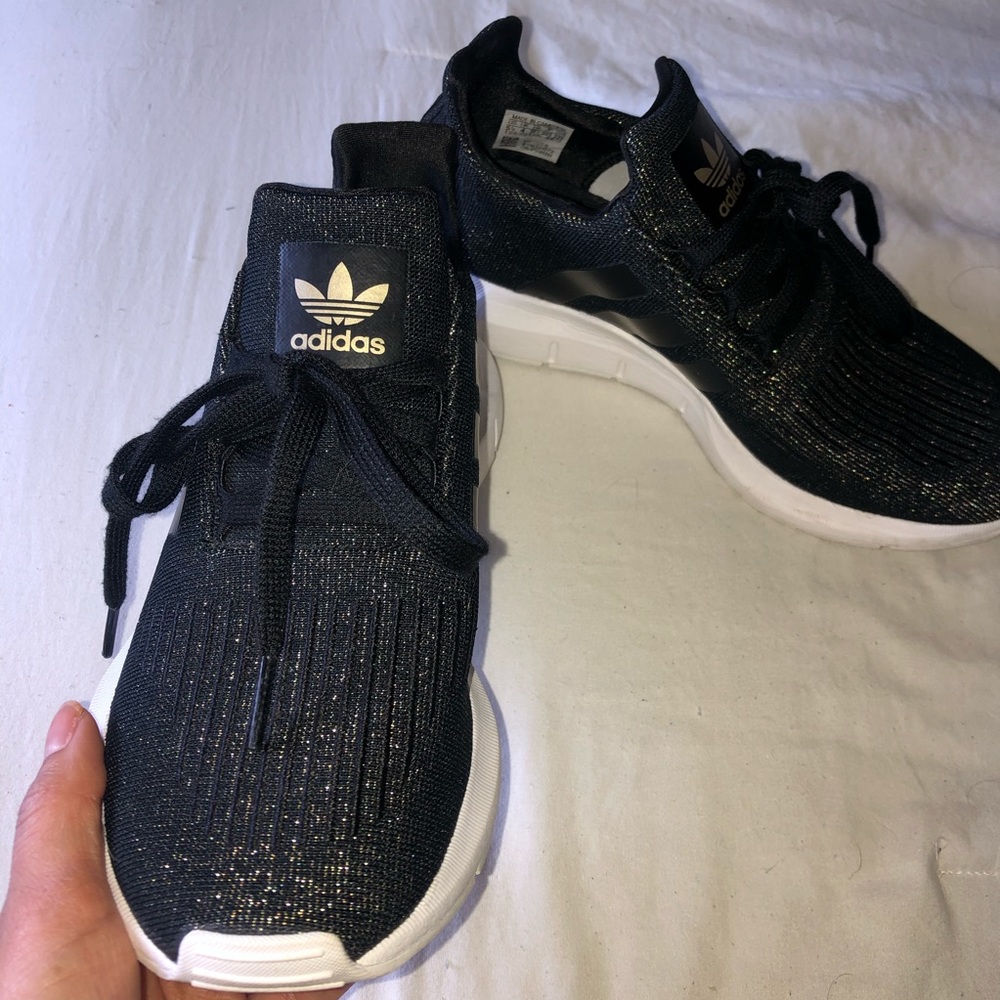Black adidas swift run